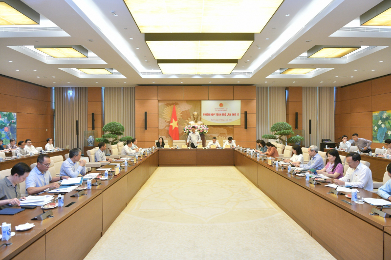 Toàn cảnh phiên họp lần thứ 17 của Ủy ban Kinh tế - Ảnh: Thanh Hải